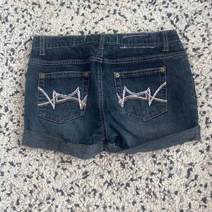 Super cute denim shorts with cool pockets!